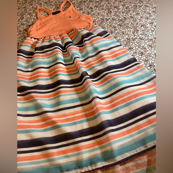 Nautica girls solid & striped dress. Very good used condition. Size 5. - Picture 3 of 9